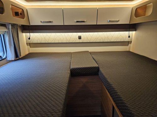 Weinsberg CaraSuite 650 MEG photo: 16
