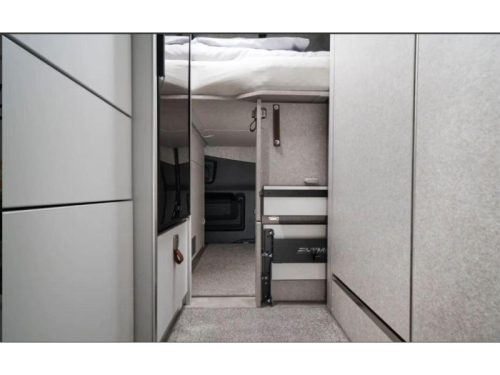 Hymer Grand Canyon S 600 4 PERSONS+POP-TOP ROOF-170HP photo: 7