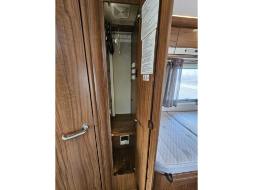 Hymer B678 Premium Line single beds photo: 4