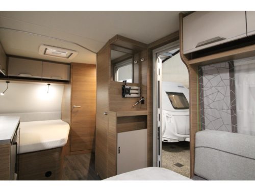 Knaus Sport 450 FU Awning Walker, Mover, photo: 11