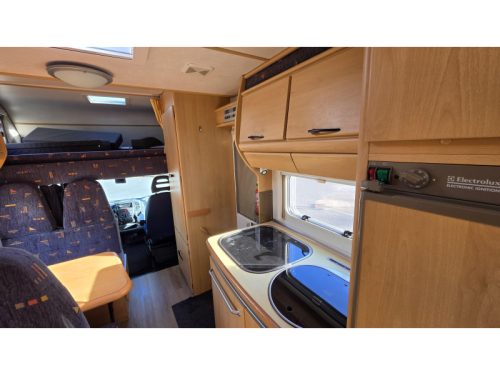 Camping-car TEC Rotec 640 royale 6 places ! photo : 10