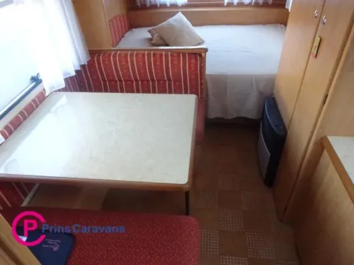 Caravelair Venicia 420 Met Dwars Bed en Treinzit  foto: 13