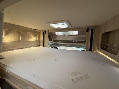 Laika Ecovip 309 Single Beds Pop-top roof photo: 11