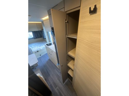 Weinsberg CaraLife 500 QDK STAPELBED-AIRCO Foto: 11