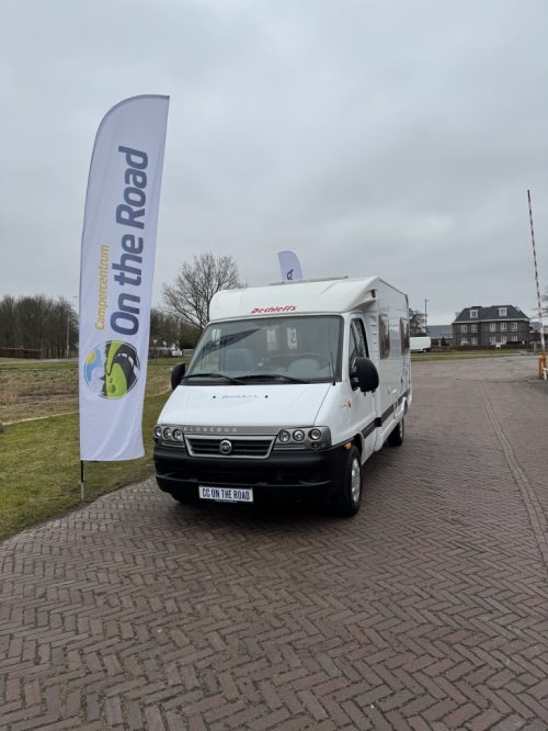 Dethleffs Globebus 1 110 CV, Cama transversal, medio comedor, asientos giratorios, Aire acondicionado de motor, autocaravana cuidada, longitud 6.00 A&ntilde;o 2006 Camper centrum on the road Marum foto: 0