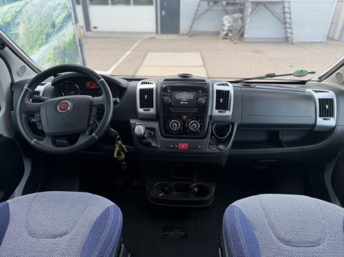 Knaus SKY WAVE 650 MF / free storage photo: 11