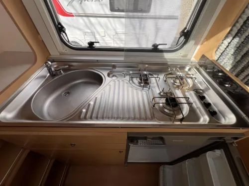Delta Euroliner 4400 LB Vorzelt und Markise Foto: 7