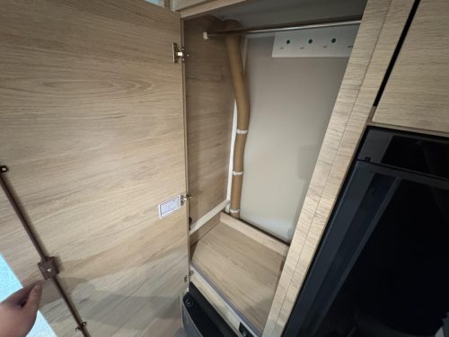 Weinsberg CaraOne Edition HOT 480 QDK bunk bed / transverse bed photo: 15
