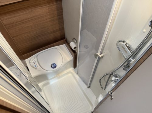 Knaus LIVE WAVE 650 MF Foto: 21