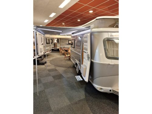 Eriba Touring 410 GT L&auml;ngsschl&auml;fer Sitzgruppe Rangierhilfe Foto: 5