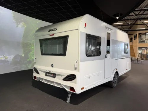 Knaus Sport 450 FU Rundsitzgruppe / Franz&ouml;sisches Bett Foto: 2