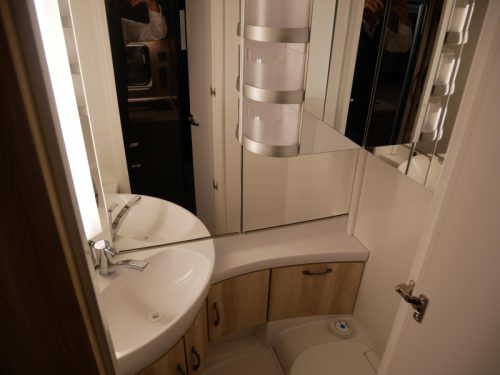 Hobby De Luxe 495 UL NOW AT VAN EIJK CARAVANS! photo: 5