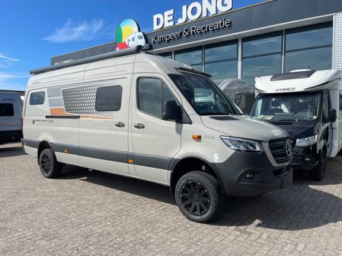 Hymer Grand Canyon S 700 Mercedes 4WD photo: 2