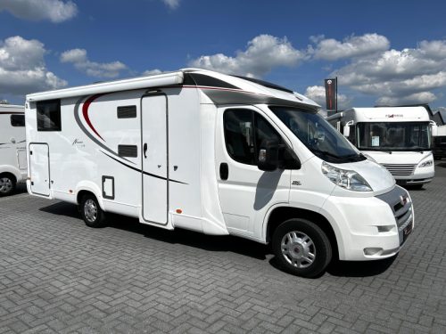 B&uuml;rstner Nexxo 728 T Single-beds/2015/Euro-5 photo: 1