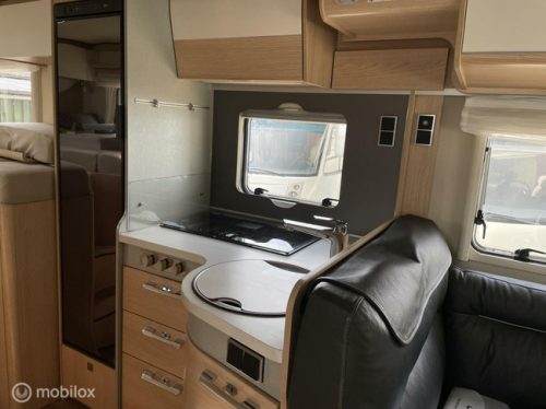 Hymer B-MCT 600 White-line Mercedes B-MCT 600 White-line Single beds, Electric Pop-up bed(!!), XXL Garage and Packed with Extras! photo: 12