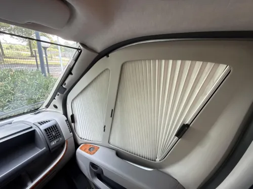 B&uuml;rstner Ixeo Plus 726 IT Queen bed Pop-top roof Air conditioning photo: 8