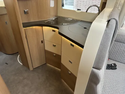 Carthago Malibu 490 I LE Upper cabinets, Lithium  photo: 18