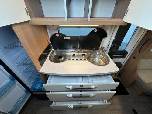 Hobby De Luxe 495 UL IC Silverline photo: 8