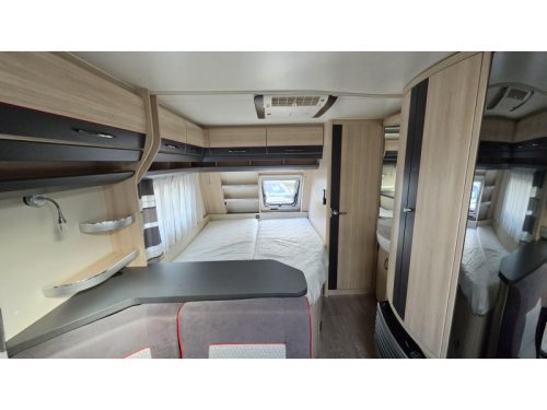 Hobby De Luxe Edition 650 KMFE awning photo: 4