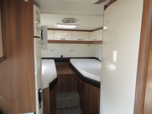 Autocaravana Hobby T 65 GE CON ELEVADOR DE BICICLETAS y AIRE ACONDICIONADO foto: 2