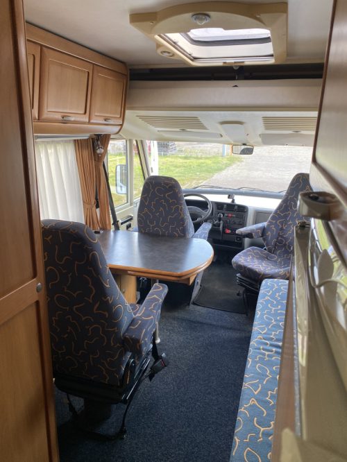 Hymer B 584 2.8 JTD 128 Pk Integral, Drop-down bed front, Long bench, 3 Swivel seats, End kitchen etc. Year 2002. B 584 Marum photo: 15