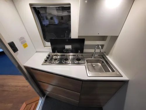 Adria Action 391 LH zeer netjes en compleet  foto: 7