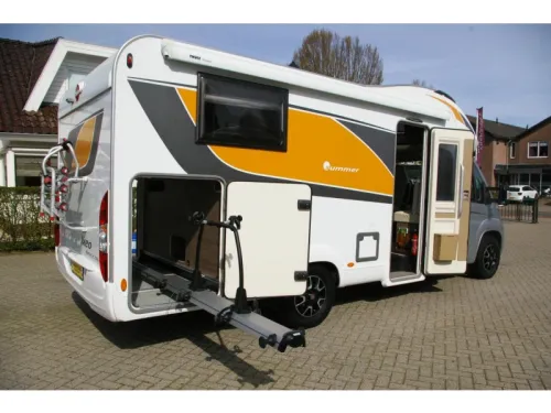 B&uuml;rstner Ixeo Time IT 726 G Single beds, Pop-top roof. photo: 5