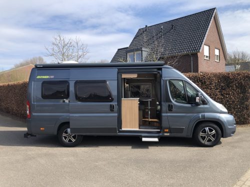 Hymer Yellowstone 649 SINGLE BEDS photo: 6