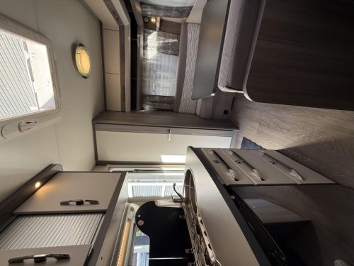 Hobby On Tour 390 SF Fixed bed MOVER Awning TOP photo: 11