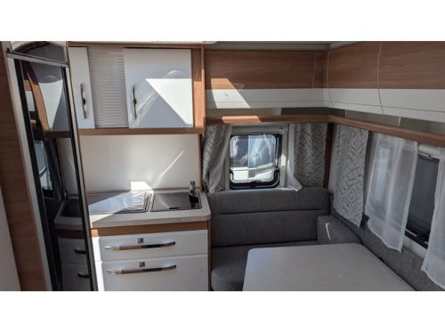 Hobby DE LUXE 400 SFE photo: 9