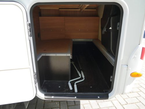 Carado T135, Perfilada compacta de 6 metros, &iexcl;&iexcl;cama francesa!! foto: 18