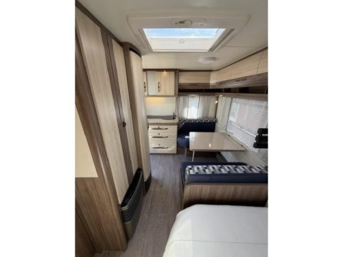 Hobby De Luxe 400 SFE Incl. Awning and Awning photo: 17