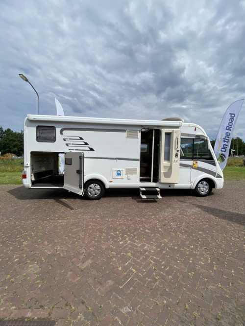 Hymer B 678 PL AUTOMATIK 3 Liter Diesel mit 177 PS, L&auml;ngsbetten & Hubbett Bj. 2016. Centrum On the Road am Noorderringweg 4 in Marum. Foto: 2
