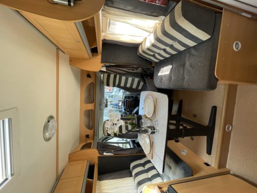 Dethleffs ADVANTAGE T5801 FRENCH BED FACE TO FACE photo: 16