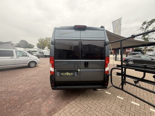Karmann davis 620 9 speed automatic van conversion 141 hp euro 6 single beds awning flyscreen door swivelling bike rack solar panel photo: 7