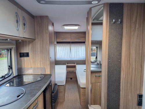 Eriba Nova Light 470 Single beds - Awning photo: 3