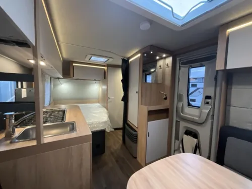 Knaus Sport Platinum 450 FU AKTION MODELL-FRANZ&Ouml;SISCHES BETT Foto: 6