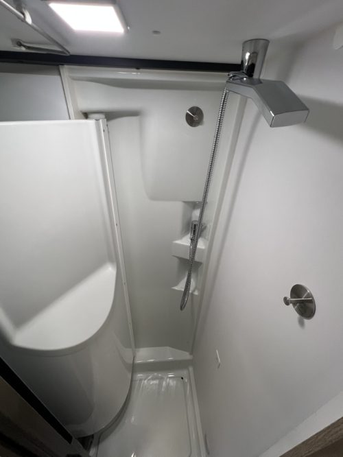Adria Twin 640 SLB ENKELE BEDDEN 9-TRAPS AUTOMAAT 160PK foto: 9