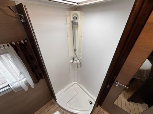 Bavaria T 73 Queensbed, Wohnmobil  foto: 10