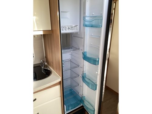 Hobby De Luxe 460 UFE omnistor photo: 7