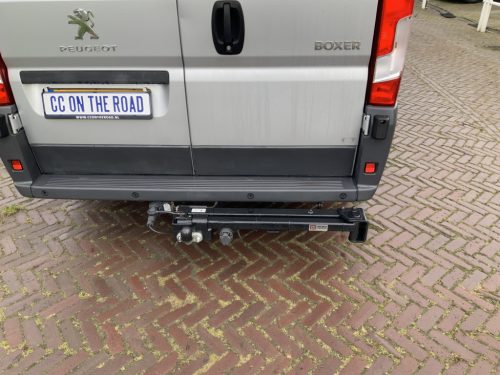 Peugot Boxer L2 H2 Buscamper: Euro 6 with lowerable table to 2 pers. length-bed, 154 cm width, 185 cm length, FSL Camper conversion 2021, km 66000, Swiveling bicycle carrier, Solar panel 180W, Year 2017 Camper centrum on the road photo: 21
