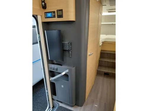 Adria Coral XL 660SL Level Airco Foto: 11