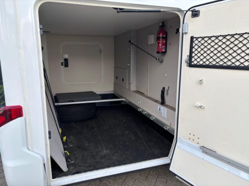 Hymer Tramp 685 &eacute;tat impeccable salon face &agrave; face photo : 17