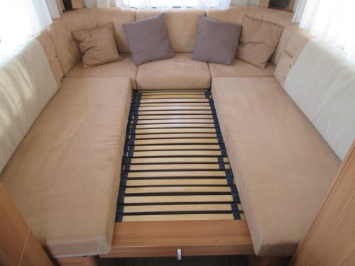 Eriba Feeling 430 WITH SPACIOUS LOUNGE SOFA photo: 5