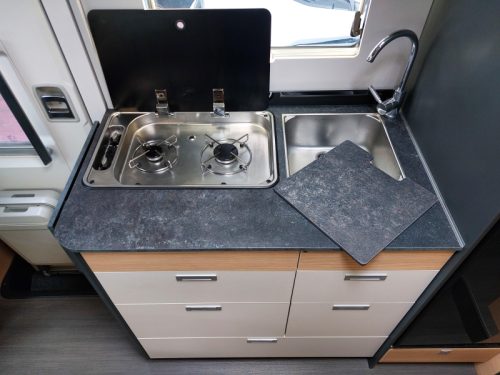 Adria Matrix 600 SL L&auml;ngsbett/Hubbett/TV/Batterie Foto: 8