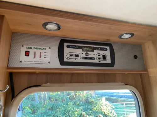 B&uuml;rstner Nexxo T 660 NL Camper | 2nd Owner photo: 12