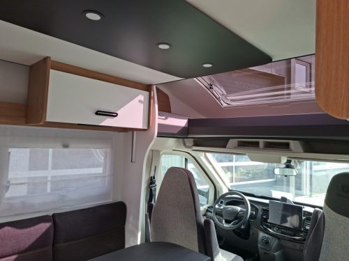 Chausson 798 Titanium Line Luxus mit ger&auml;umigem Queensbett Foto: 5