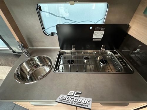 Knaus Sudwind Black Selection 500 FU French bed Floor heating photo: 4
