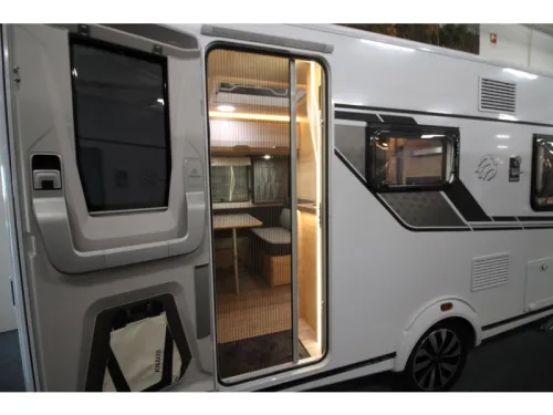 Knaus Sudwind Black Selection 420 QD Transverse bed & Tall refrigerator! photo: 21