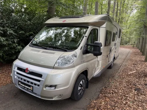 B&uuml;rstner Nexxo T 715 Top-Aufteilung Garage 2012 Foto: 3